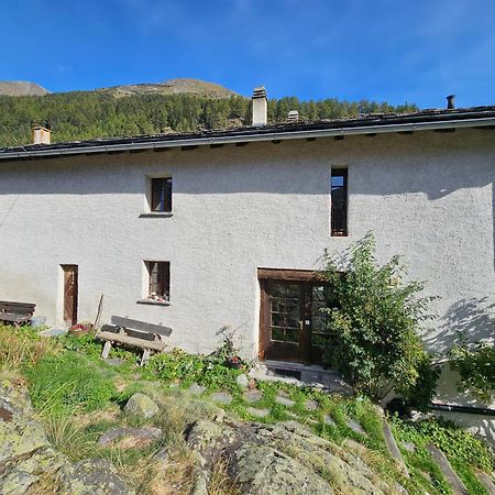 Apartamento Bourg-Saint-Pierre : Le Cachet D'Antan Exterior foto