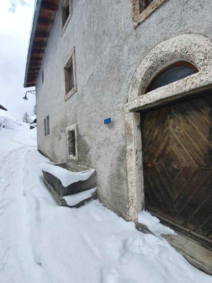 Apartamento Bourg-Saint-Pierre : Le Cachet D'Antan Exterior foto