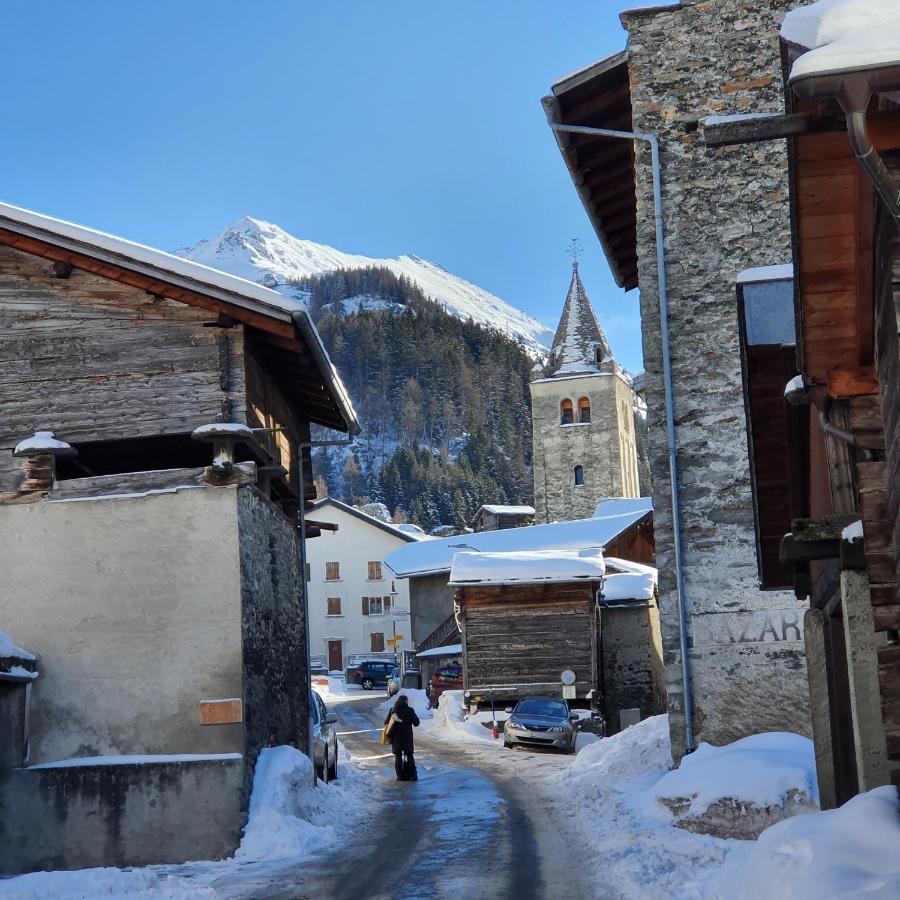Apartamento Bourg-Saint-Pierre : Le Cachet D'Antan Exterior foto